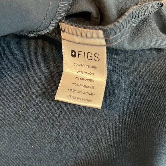 FIGS Casma Muted Blue Scrub Top Size L - Picture 6 of 6